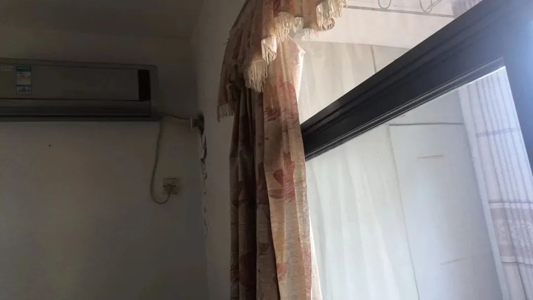 DƬ